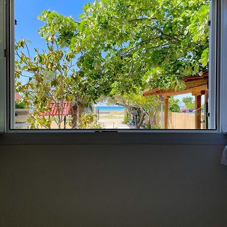 Casa Lia-Beach Front Villa Nea Kallikrateia Extérieur photo