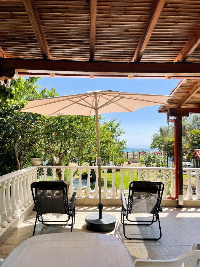Casa Lia-Beach Front Villa Nea Kallikrateia Extérieur photo