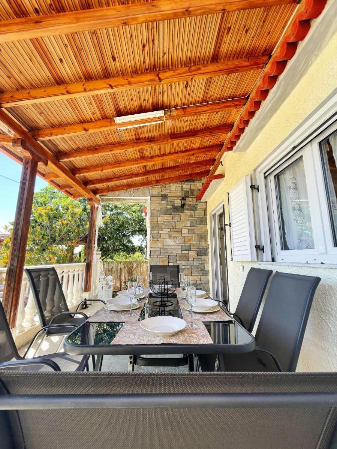 Casa Lia-Beach Front Villa Nea Kallikrateia Extérieur photo