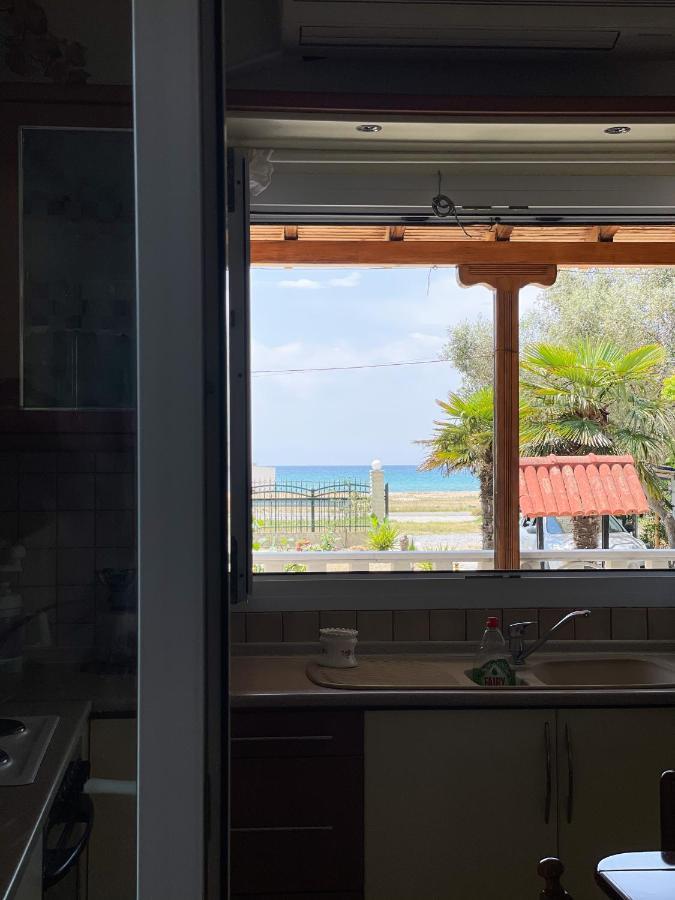 Casa Lia-Beach Front Villa Nea Kallikrateia Extérieur photo