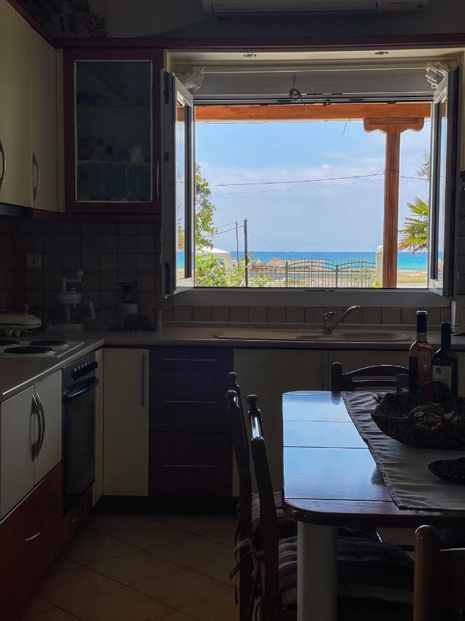 Casa Lia-Beach Front Villa Nea Kallikrateia Extérieur photo